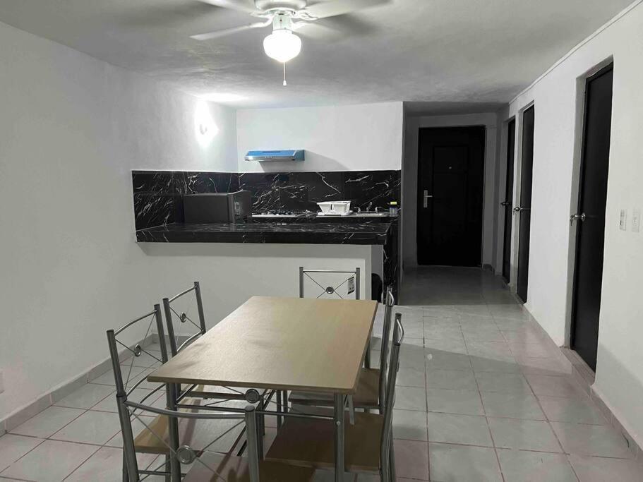 Departamento Todo Cerca Playa Azul Appartement Manzanillo Buitenkant foto